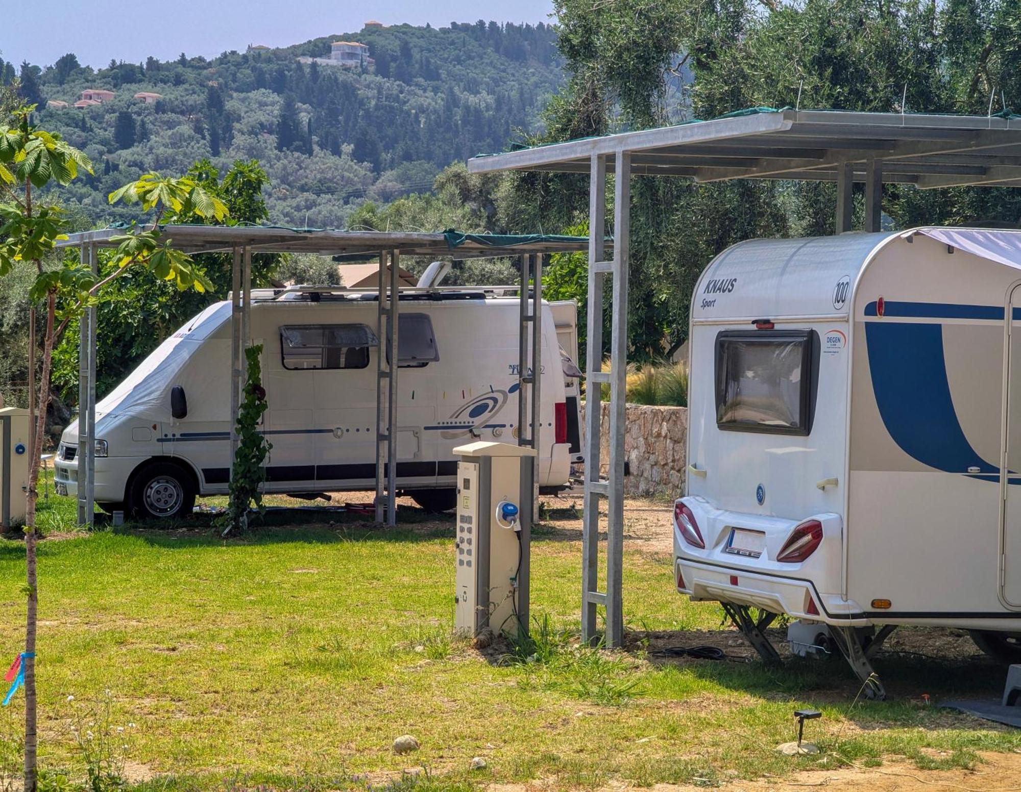 Nirikos Campeggio Spasmeni Vrisi